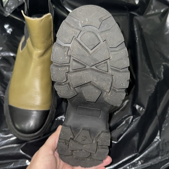 Each Other Olive & Black Leather Lug Platform Rugged Sole Ankle Boot Size 36 - Picture 12 of 15